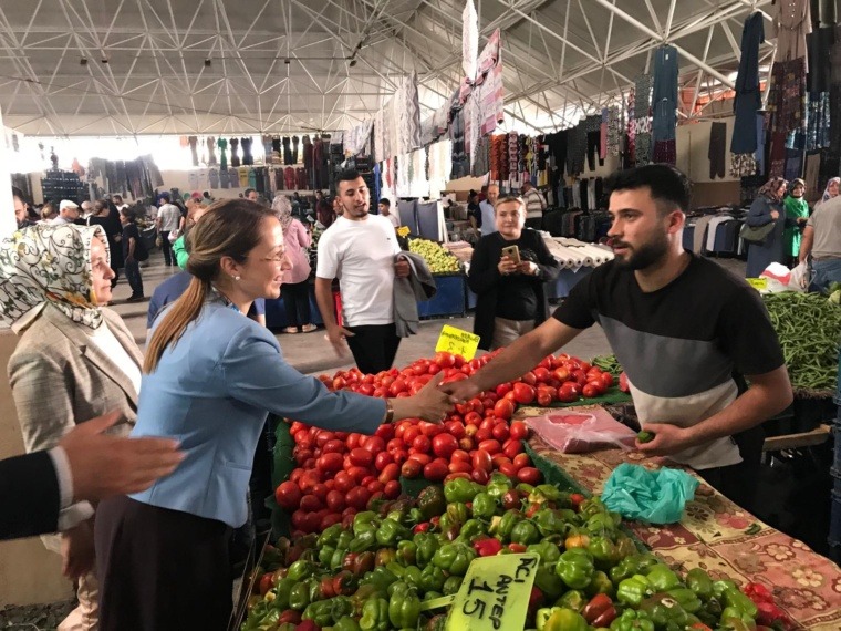 BAKBAK, ESNAFLARIN KAPISINI ÇALDI, PAZARIN NABZINI TUTTU